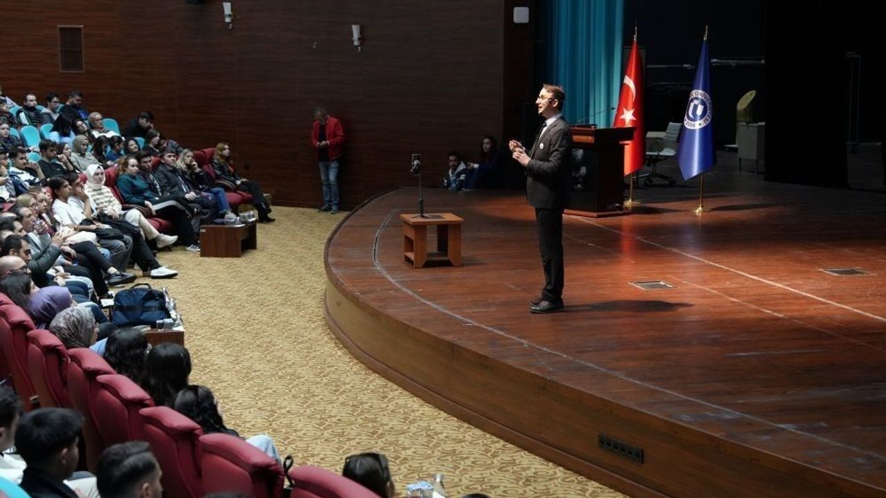 Mezunlar Ofisi ve Kariyer Geliştirme Koordinatörlüğü etkinliklerine devam ediyor