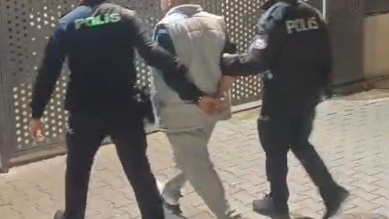 İzmir’de aranan firari şahıs polisten kaçamadı