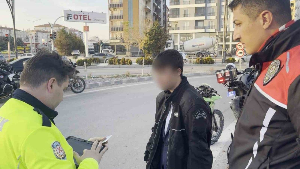 Polisten kaçan 15 yaşındaki motosiklet sürücüsüne 45 bin 746 lira ceza
