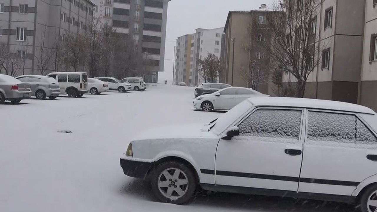 Bitlis'te kar yağışı