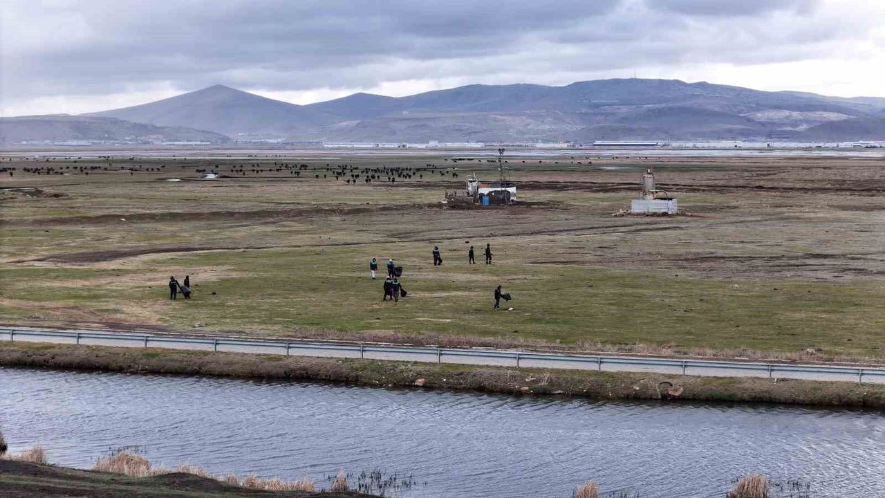 Hürmetçi'de sıcak asfalt, çevre temizliği ve yeşil alan atağı