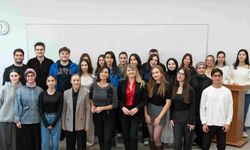 "Liderliğin temeli iletişim"