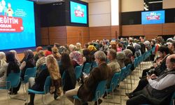 Memur-Sen Genel Başkanı Yalçın: 'Kadınların, sendikacı kadınlar olması konusundaki kendilerinin gösterdiği hareketi ve bereketi bizzat hissediyorum'