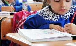 Eğitimde ikinci dönem Türk bayraklarıyla başlayacak