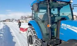 Traktör arkasında kayak keyfi