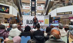 Yazar Tarık Tufan’a imza gününde yoğun ilgi