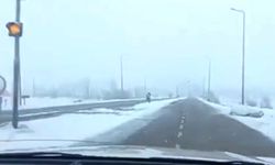 Kar yağışı etkili oluyor; Sabah ulaşıma açılan yol yeniden kapatıldı…