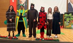 İlkokul öğrencilerinin tiyatro coşkusu