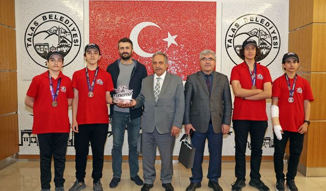 “Talas: Bir İlçe Değil, Gelecek Akademisi Kenti”  – Gençliğe İnanan Bir Başkanın ve Bir Şehrin Hikâyesi –