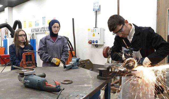 YÖK Başkanı Özvar: "Staj konusunda birinci önceliğimiz staj sürelerinin uzaması"