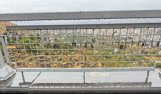 Gençler Sevgilerini Talas’ta Kilitliyor