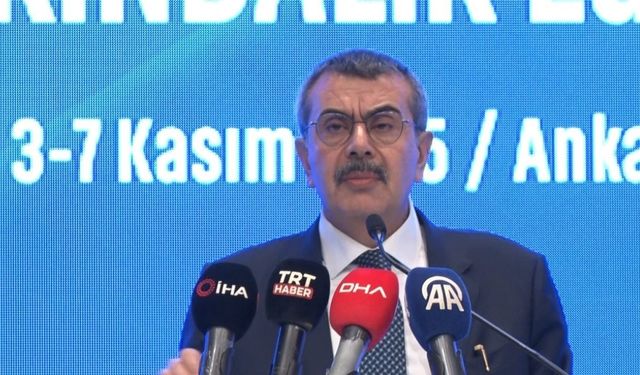 Bakan Tekin: "45 farklı ülkede 2 bin 785 bursiyerimiz var"