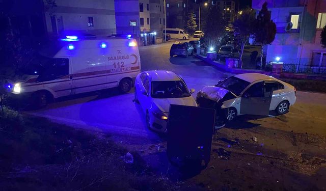 Bursa'da hız ihlali feci kazaya yol açtı: 2'si ağır 4 yaralı