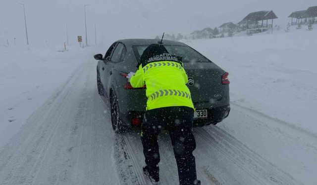 Kayseri'de ulaşıma kar engeli