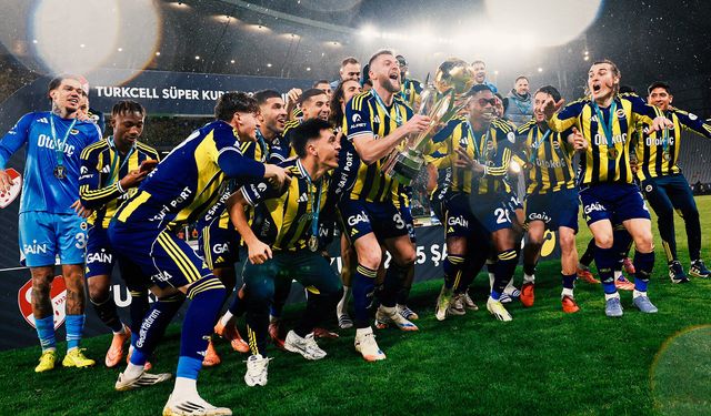 Fenerbahçe, kupayı kaldırdı