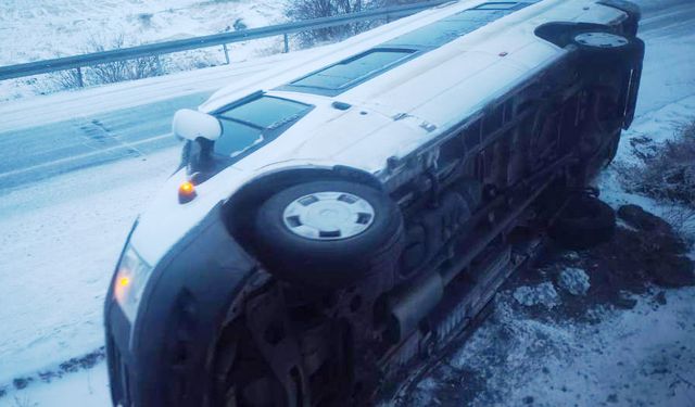 Yollarda buzlanma nedeniyle trafikte aksamalar meydana geldi