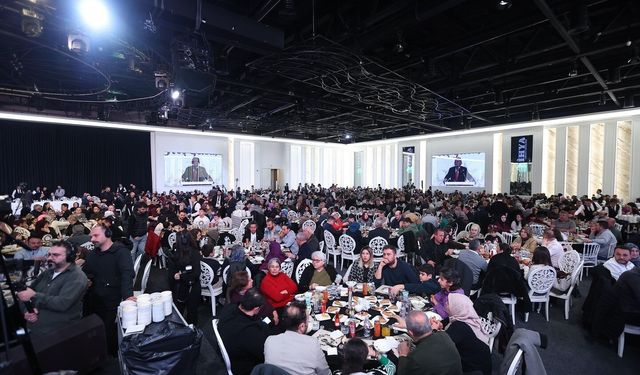 Başkan Büyükkılıç, Ramazan'ın bereketini iki ayrı iftarda vatandaşlarla paylaştı