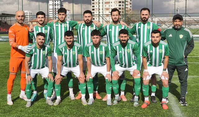 Kayseri Şekerspor zirvede 2 puan bıraktı