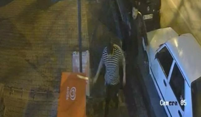 Kayseri'de 2 kişinin yaralandığı bıçaklı kavga kamerada