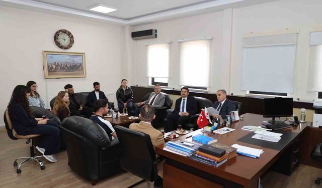 Rektör Prof. Dr. Altun, EVEA Öğrenci Kulübü üyeleri ile buluştu