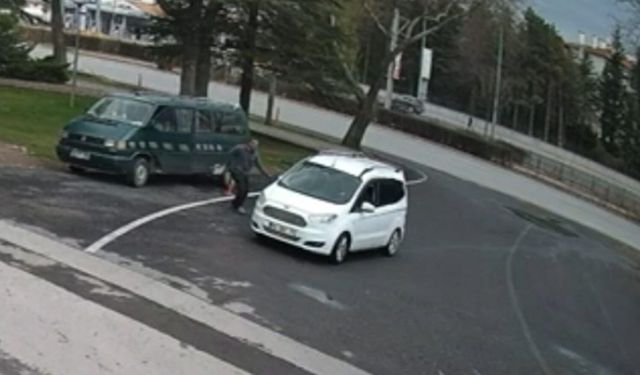 Trafikte sopalı gerginlik: Aracından indi, ehliyetinden oldu