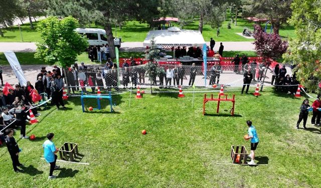 Başkan Çolakbayrakdar: 'Sporla, bilimle ve sanatla güçlü bir gençlik hedefliyoruz'