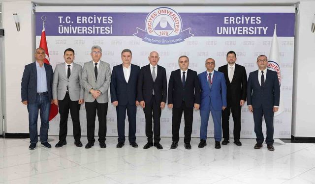 Hayırsever iş insanı Asım Kibar, ERÜ'de anıldı