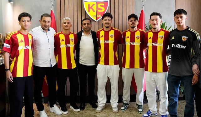 Kayserispor, 6 altyapı oyuncusuyla profesyonel sözleşme imzaladı