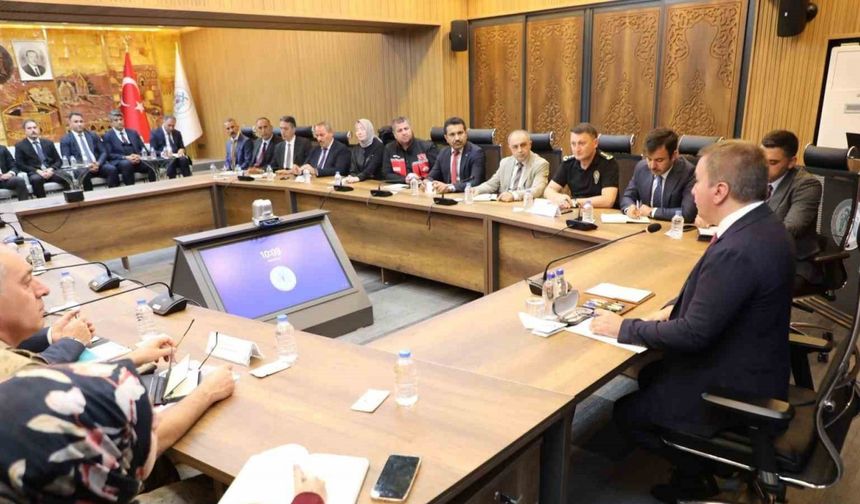 Vali Aydoğdu, birim amirleriyle toplantı yaptı