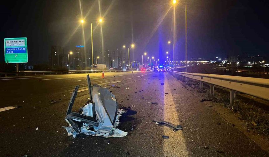 Ankara'da bir otomobil tırın altına girdi: 2 ölü 1 ağır yaralı