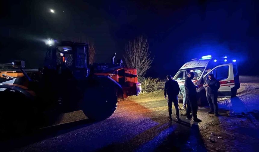 Batman'da hasta almaya giderken yolda kalan ambulansı özel idare ekipleri kurtardı