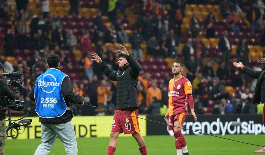 Galatasaray'da maç sonu üçlüsü Arda Ünyay'dan