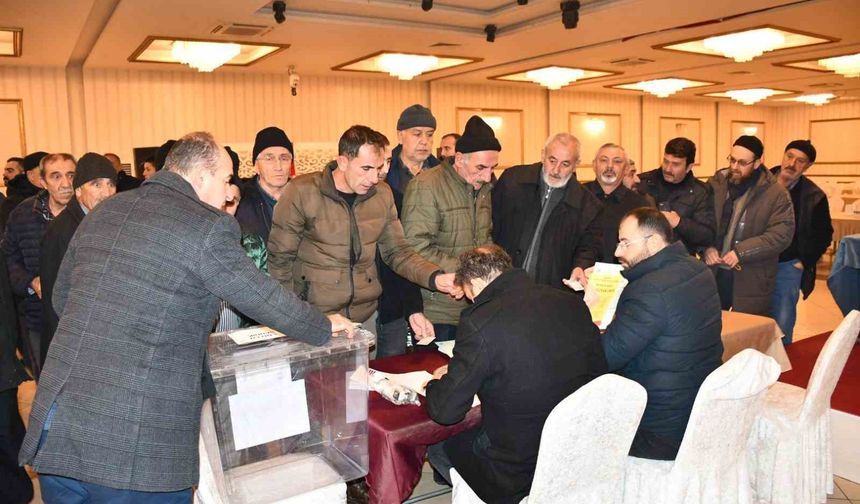 Tomarza Esnaf Ve Sanatkarlar Odası Başkanı Yaşar Polat güven tazeledi