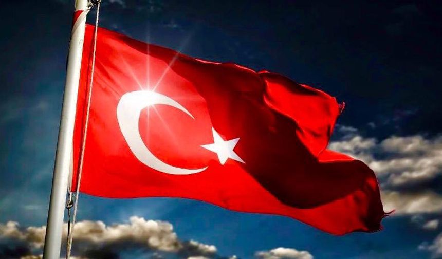 Bayrağımıza yapılan çirkin saldırıya ortak tepki