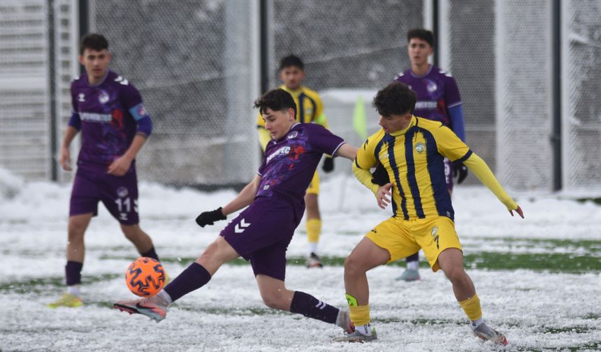 Talas Belediye Spor U17 takımı evinde Keçiörengücü’ne yenildi