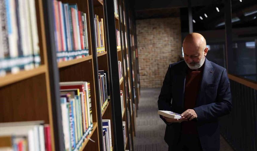 Başkan Çolakbayrakdar: 'Sinan Kütüphaneleri'yle okuyan bir nesil yetişmesine katkı sunuyoruz'