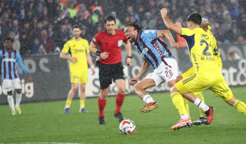 Trendyol Süper Lig: Trabzonspor: 2 - Fenerbahçe: 3 (Maç sonucu)