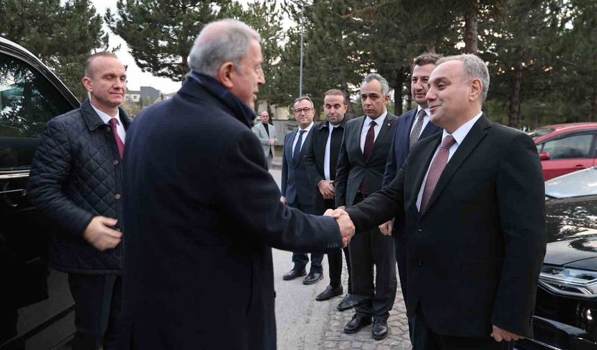 Akar, ERÜ öğrencileri ile iftarda buluştu