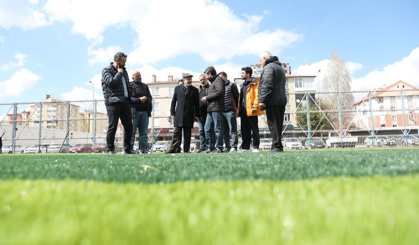 Başkan Çolakbayrakdar: 'Her alanda gençlerimizin yanındayız, geleceğin sporcuları bu statta yetişecek
