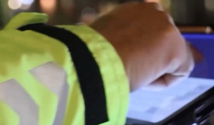 Kayseri'de trafik ekipleri, kuralları ihlal eden sürücülere cezayı kesti