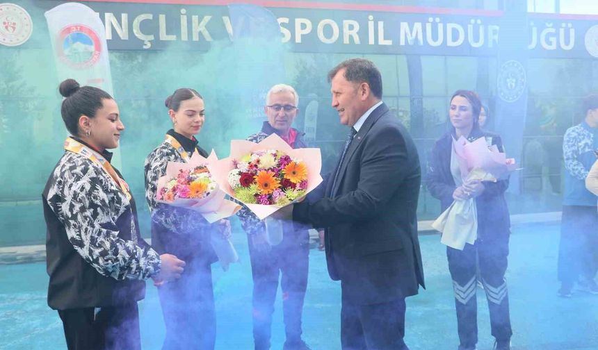 Avrupa Şampiyonu ve ikincisine coşkulu karşılama