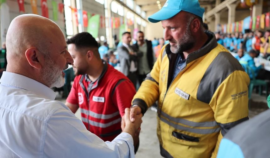 Başkan Çolakbayrakdar, personelle bayramlaştı