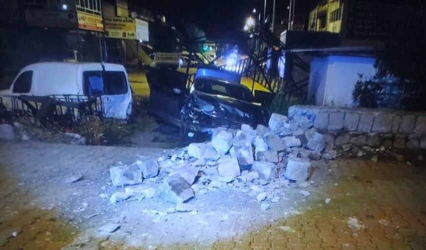 Seyir halindeki otomobile açılan ateşte başından vurulan kadın hayatını kaybetti