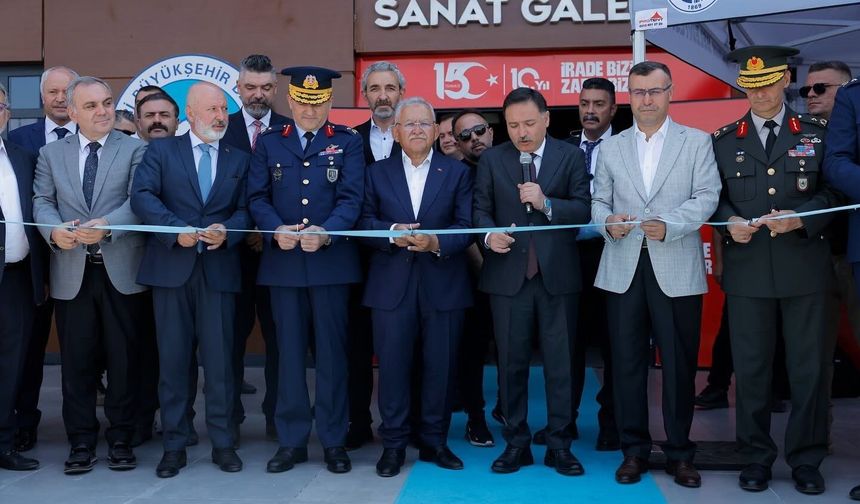 Başkan Büyükkılıç: 'Bu millet esareti kabul etmez, bayrağını yere düşürmez'