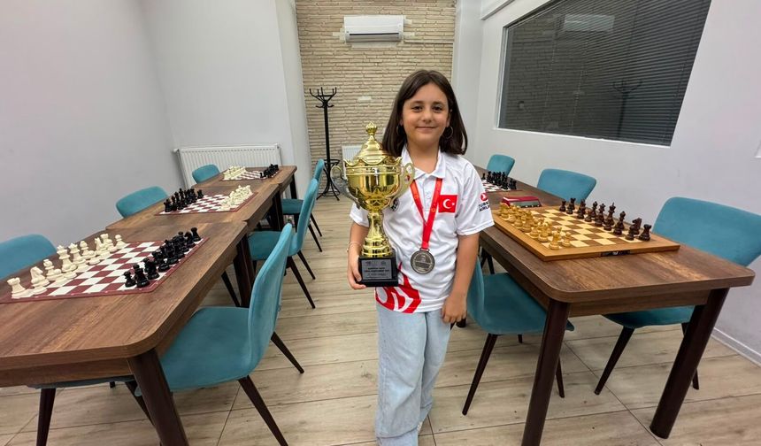 Satrançta Avrupa ikincisi Ada Zeynep, yeni başarı için hazırlanıyor