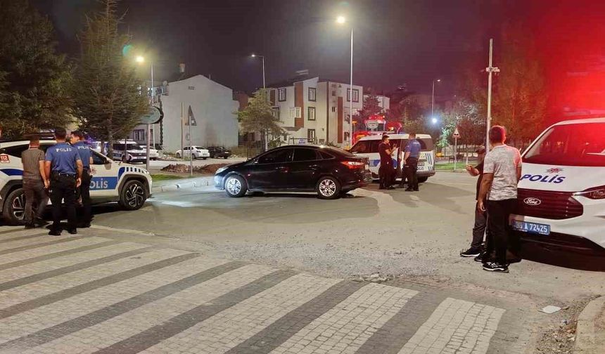 Akrabalar arasında bıçaklı kavga: 1 yaralı