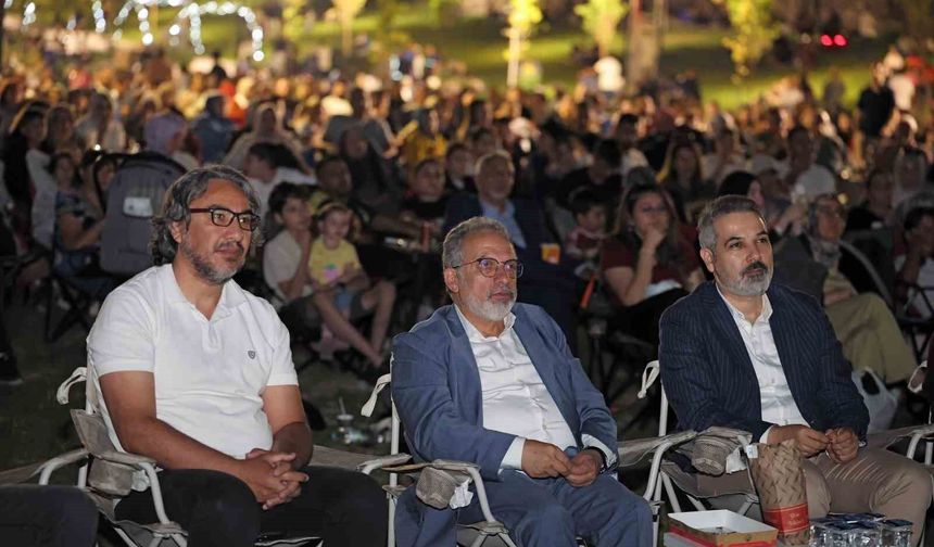Talas'ta açık hava sinemasında 'Asırlık Gece' heyecanı