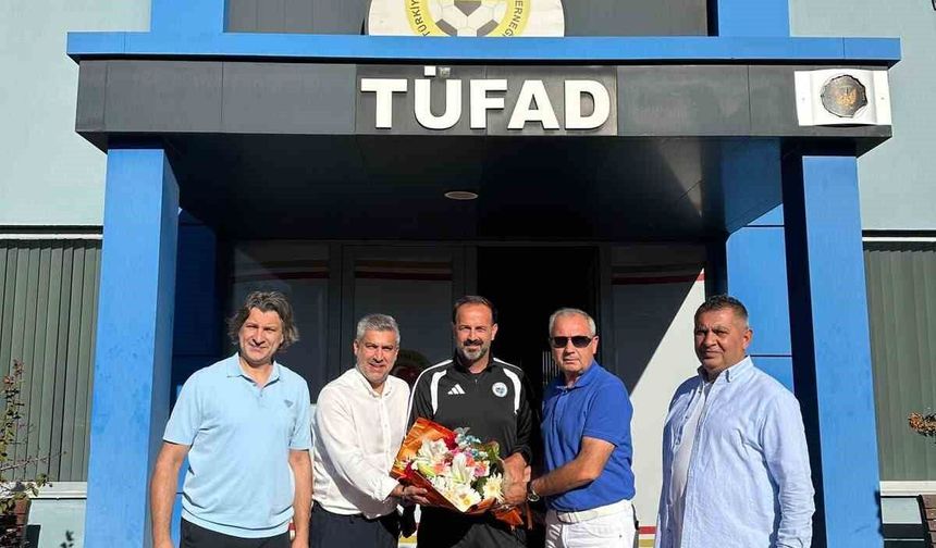 TÜFAD Kayseri Şubesi'nden Adem Çak'a 'hoşgeldin' çiçeği