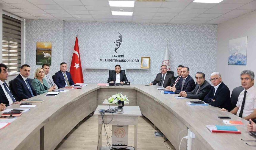 Vali Çiçek'ten İl Milli Eğitim Müdürlüğü'ne çalışma ziyareti