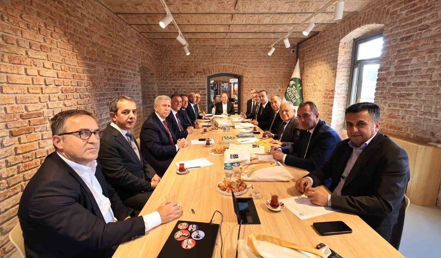 Başkan Büyükkılıç İstanbul'da Şehir Araştırmaları Merkezi açılışına katıldı